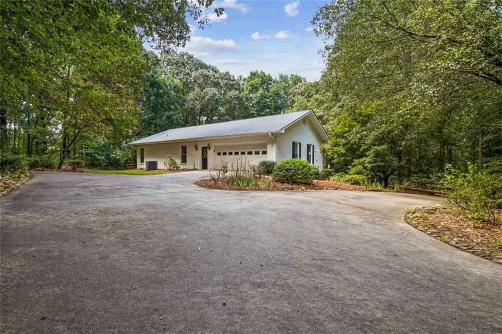 406 Hidden Lakes Trail Jefferson, GA 30549