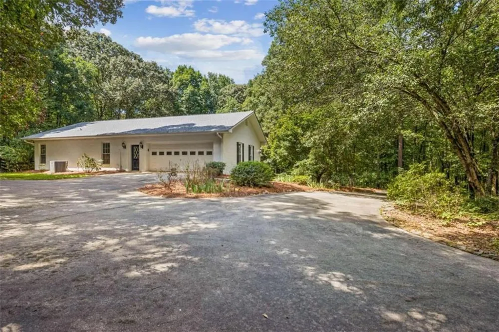 406 Hidden Lakes Trail Jefferson, GA 30549