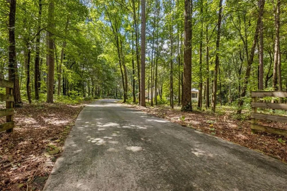 406 Hidden Lakes Trail Jefferson, GA 30549