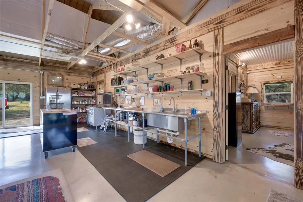 1261 Park Road Lampasas, TX 76550