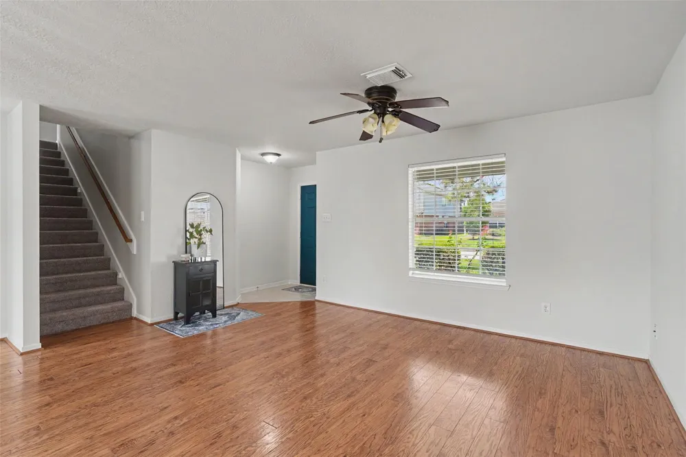 3105 Centennial Village Drive Pearland, TX 77584