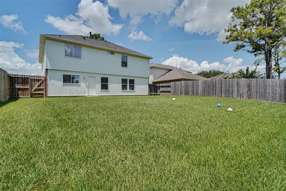 3105 Centennial Village Drive Pearland, TX 77584