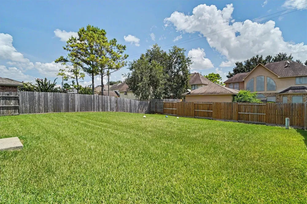 3105 Centennial Village Drive Pearland, TX 77584