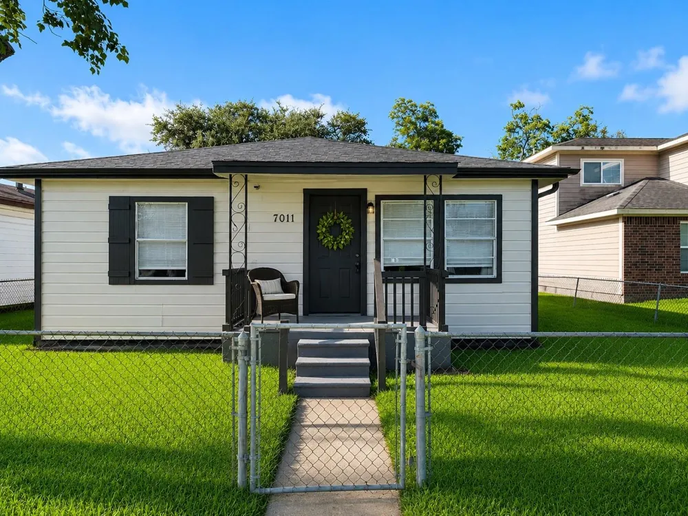 7011 Anderson Street Texas City, TX 77591