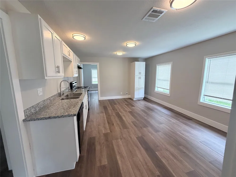 7011 Anderson Street Texas City, TX 77591