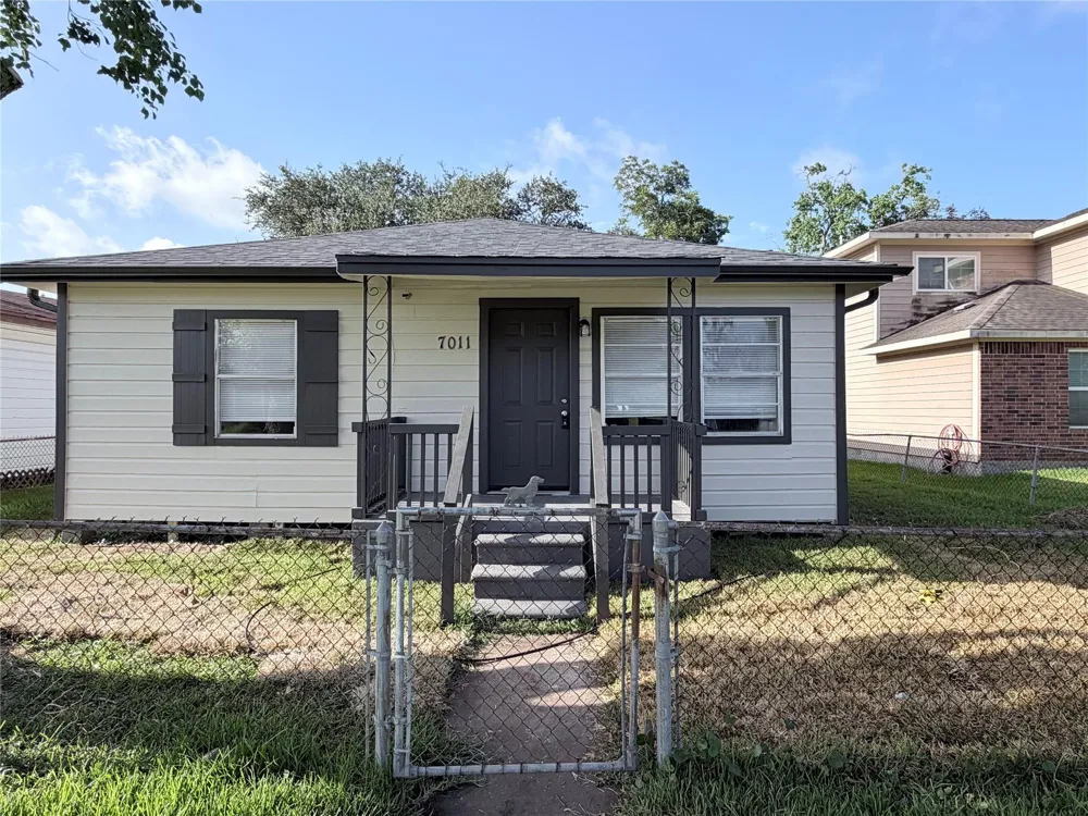 7011 Anderson Street Texas City, TX 77591