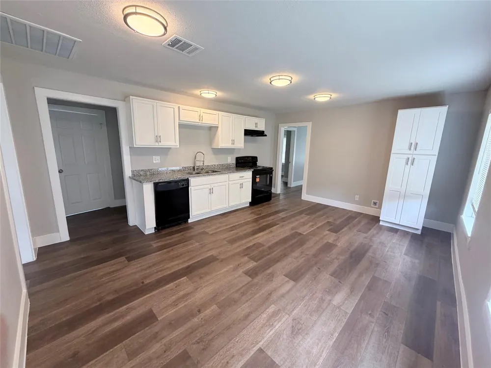 7011 Anderson Street Texas City, TX 77591