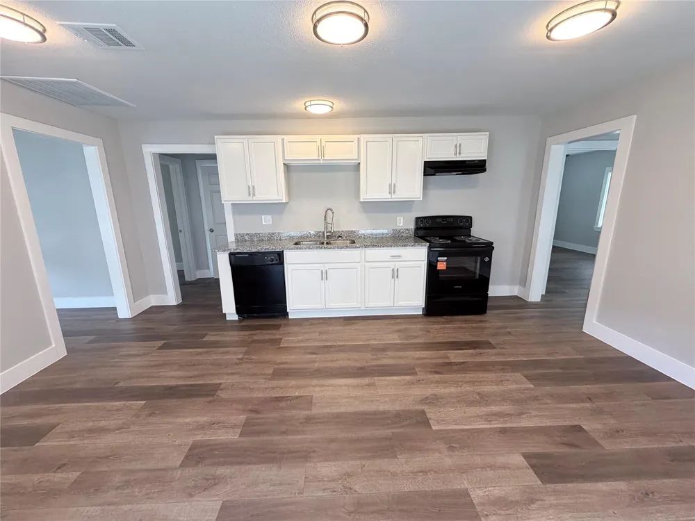 7011 Anderson Street Texas City, TX 77591