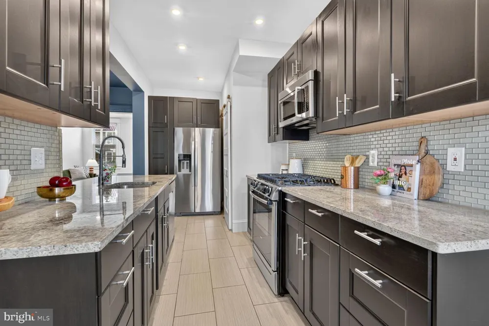 437 KENYON STREET NW Washington, DC 20010