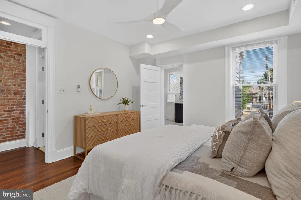437 KENYON STREET NW Washington, DC 20010