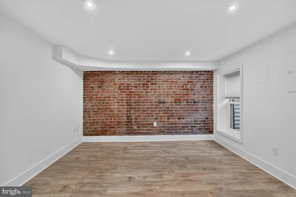 437 KENYON STREET NW Washington, DC 20010