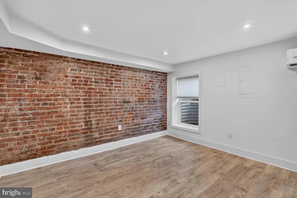 437 KENYON STREET NW Washington, DC 20010