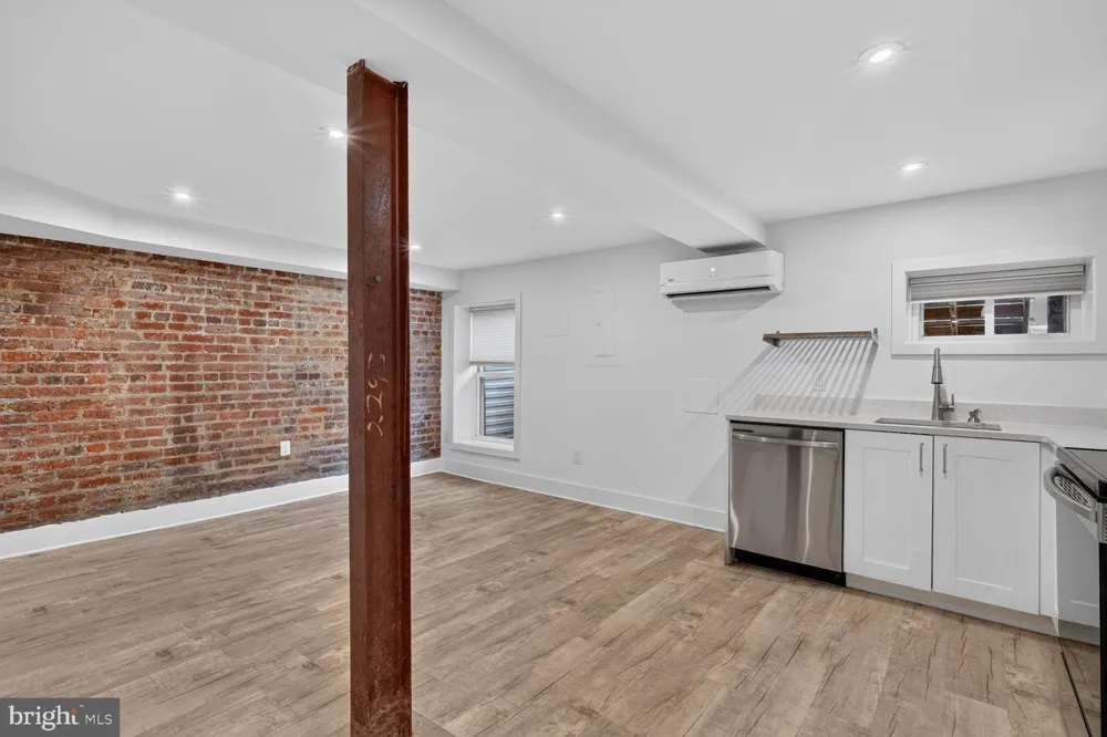 437 KENYON STREET NW Washington, DC 20010