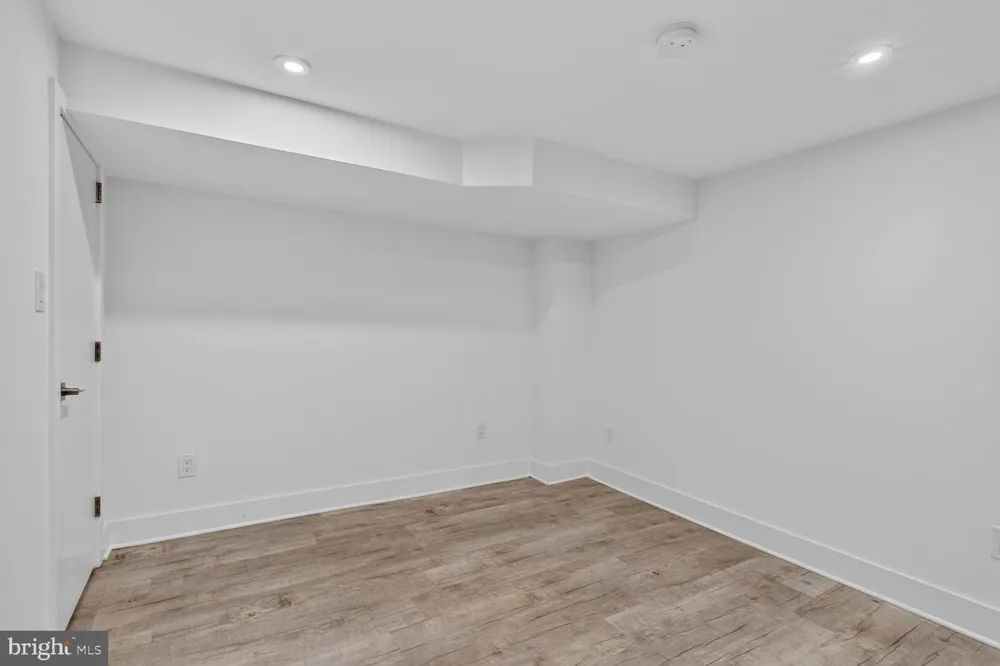 437 KENYON STREET NW Washington, DC 20010