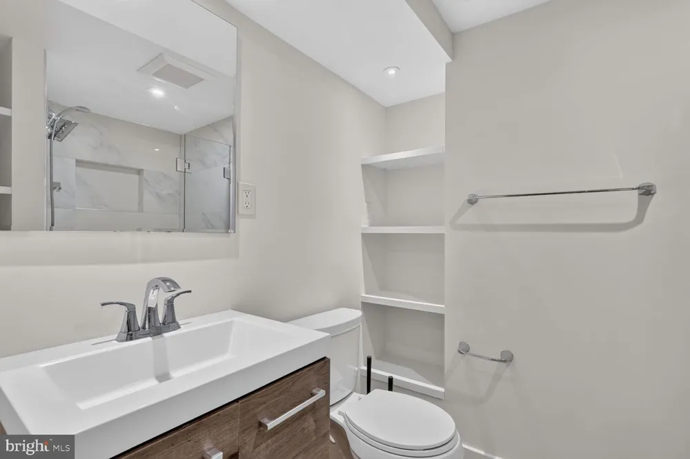 437 KENYON STREET NW Washington, DC 20010