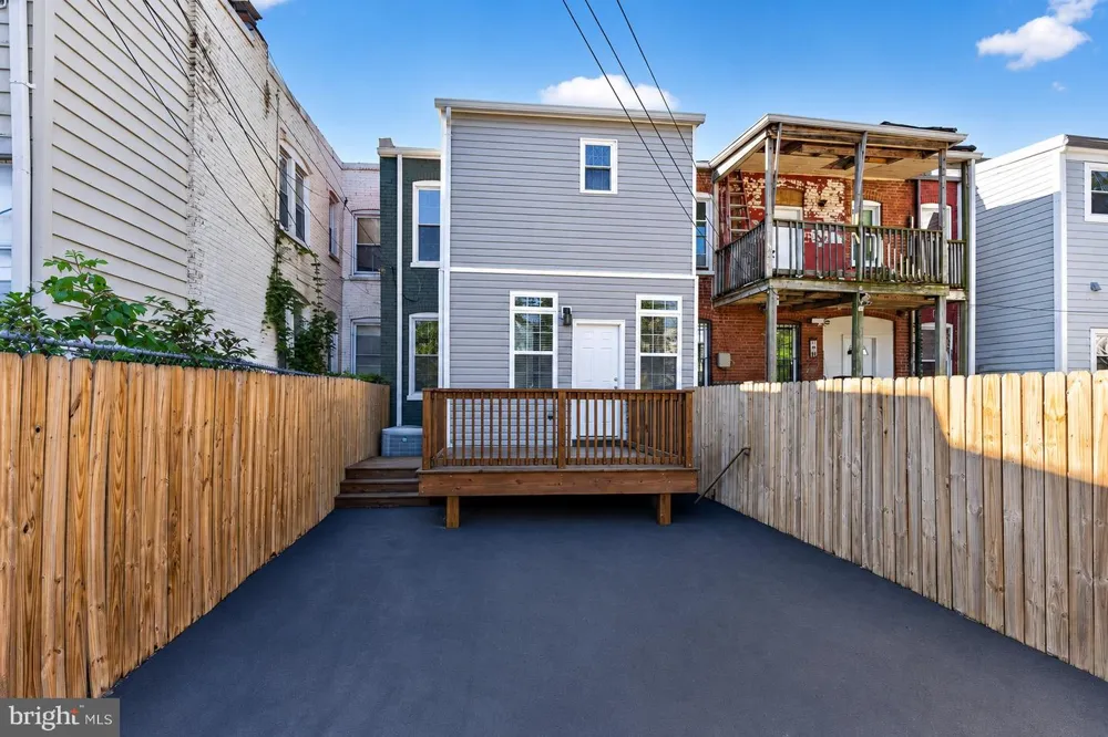 437 KENYON STREET NW Washington, DC 20010