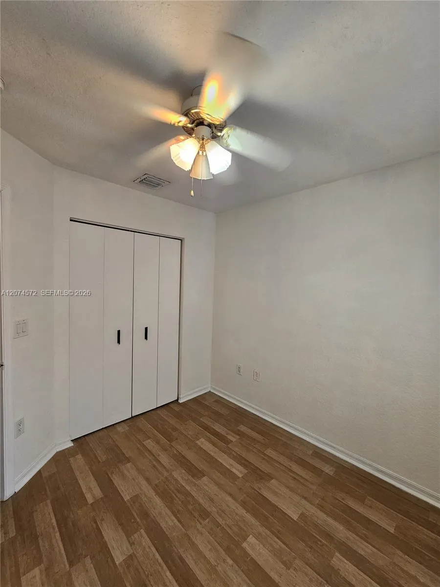 126 Hidden Ct Rd #27-D Hollywood, FL 33023