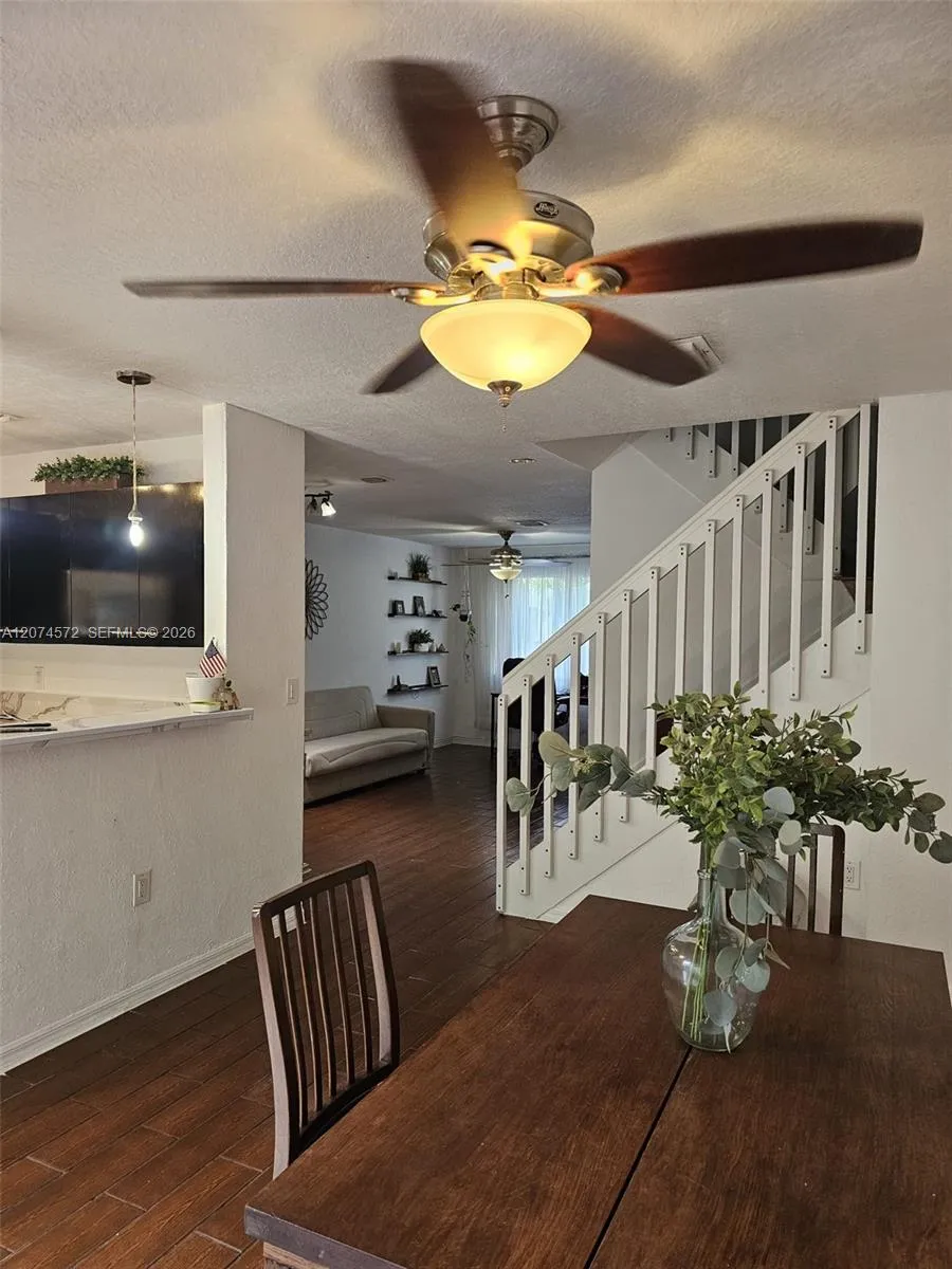 126 Hidden Ct Rd #27-D Hollywood, FL 33023