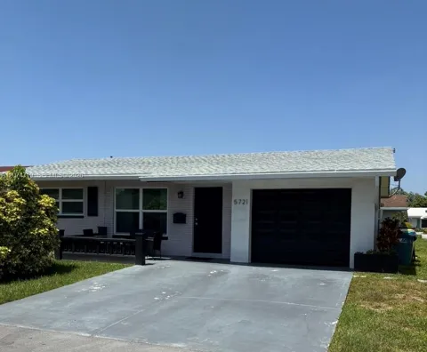 5721 NW 64th Way
