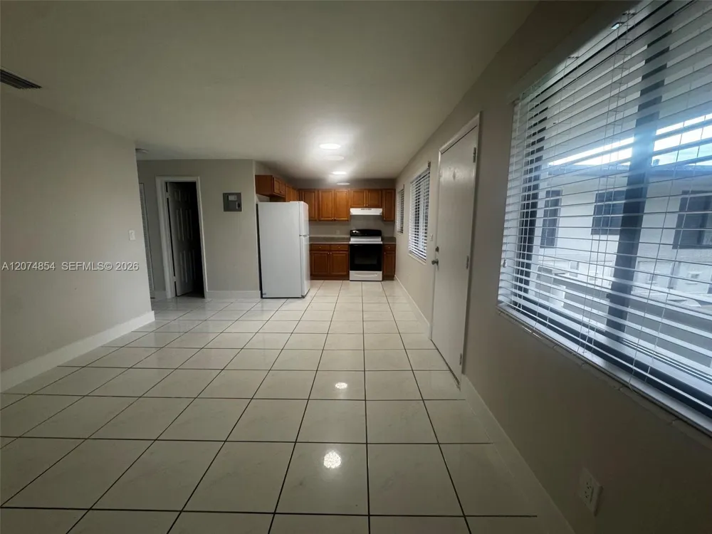 1345 W 28th St #17 Hialeah, FL 33010