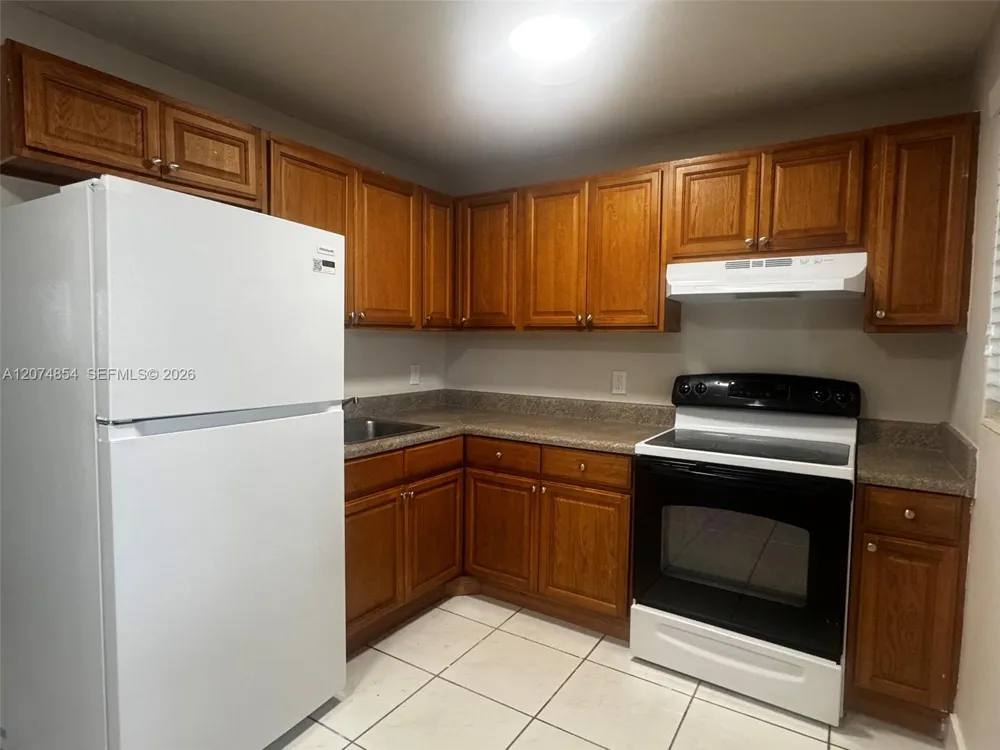 1345 W 28th St #17 Hialeah, FL 33010