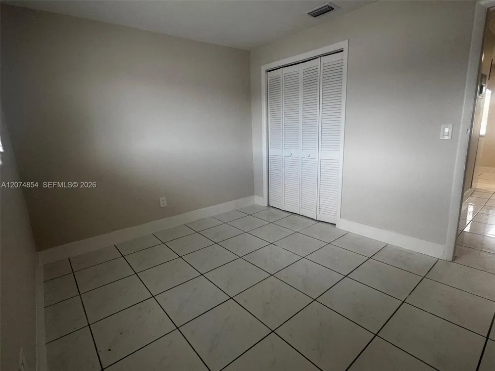 1345 W 28th St #17 Hialeah, FL 33010