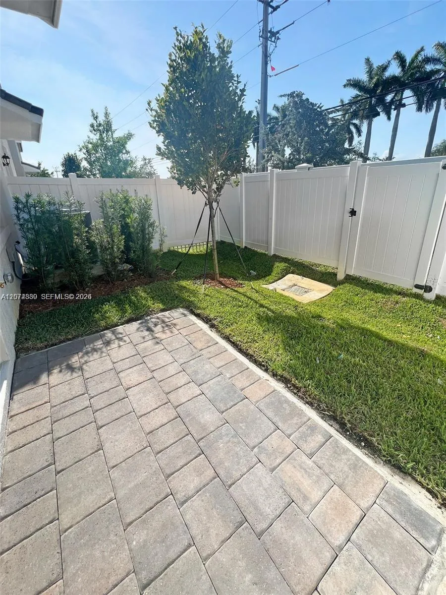 17025 1st Street Pembroke Pines, FL 33027