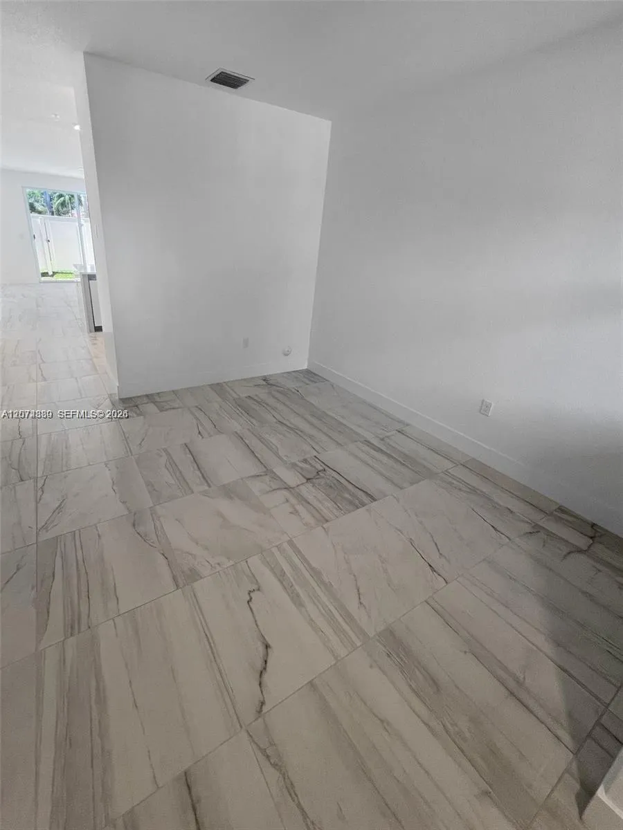 17025 1st Street Pembroke Pines, FL 33027