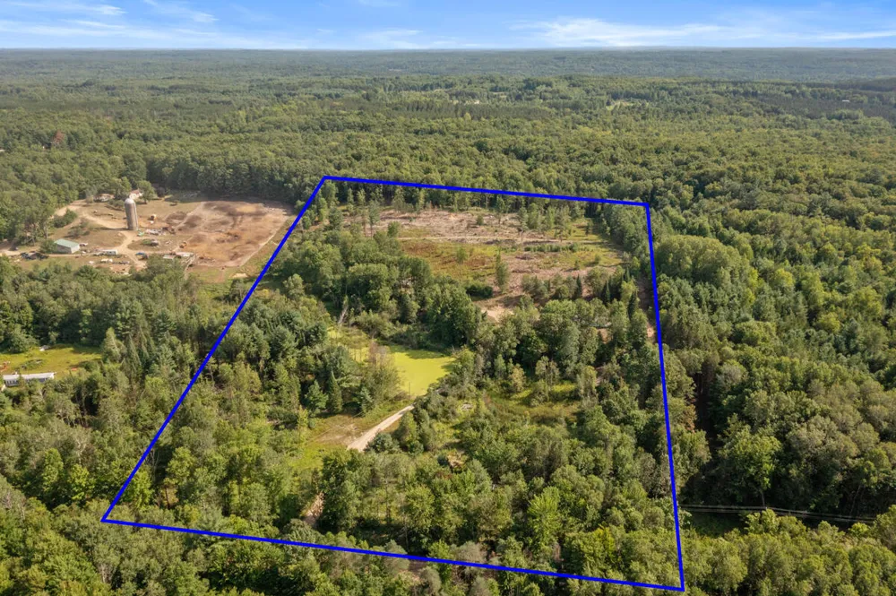 11847 E 7 Mile Road Dover Township, MI 49688