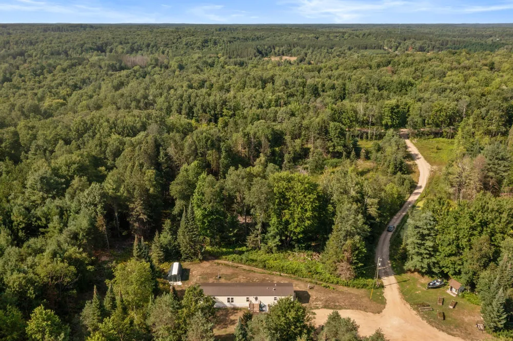 11847 E 7 Mile Road Dover Township, MI 49688