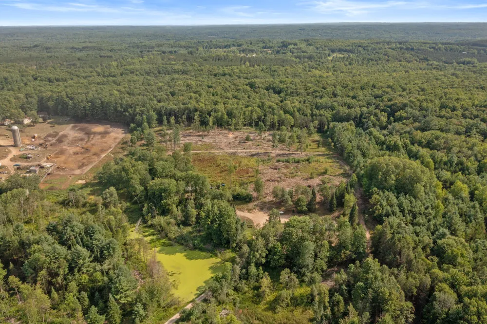 11847 E 7 Mile Road Dover Township, MI 49688