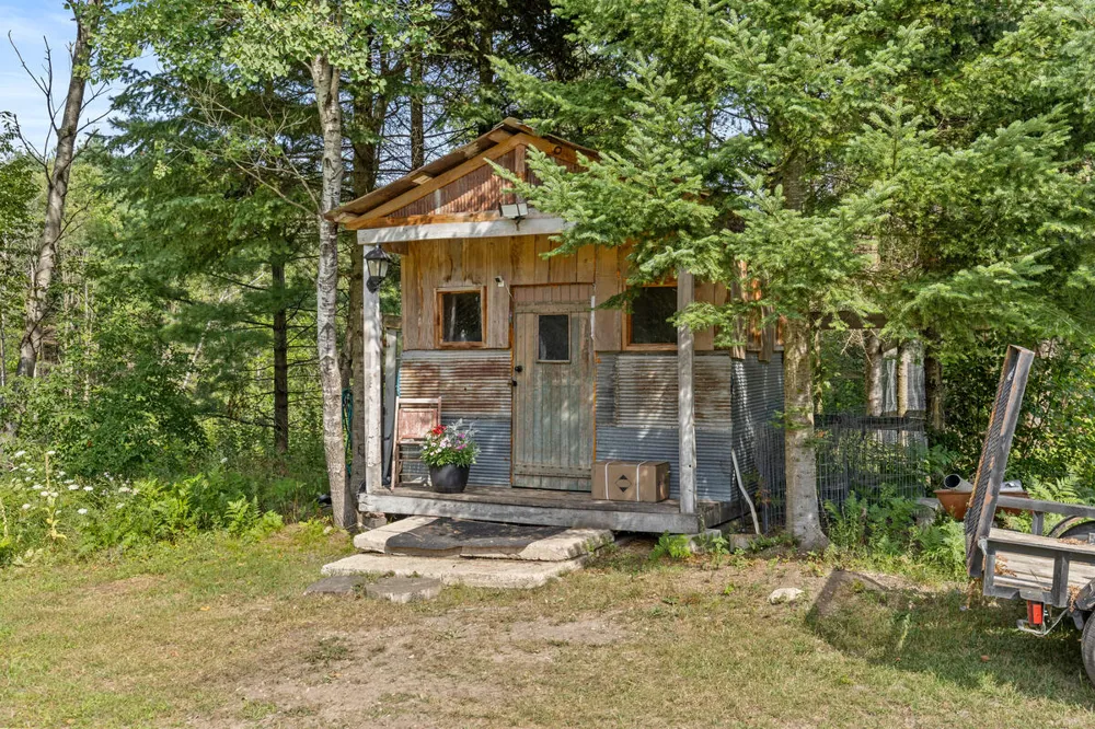 11847 E 7 Mile Road Dover Township, MI 49688