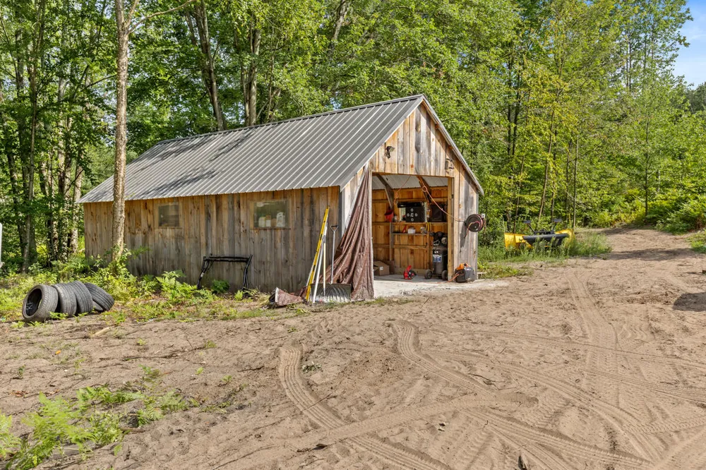 11847 E 7 Mile Road Dover Township, MI 49688
