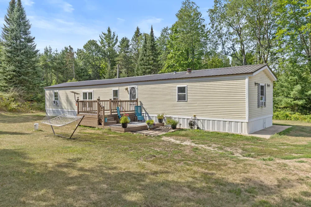 11847 E 7 Mile Road Dover Township, MI 49688