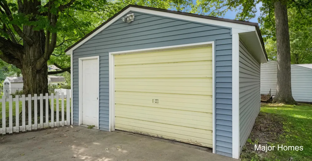 4863 Byron Center Avenue SW Wyoming City, MI 49519