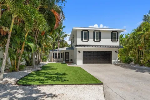 1907 BAY BOULEVARD
