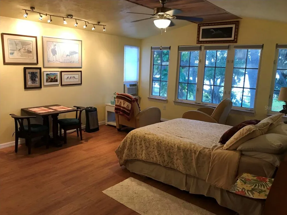 1230 S ORLANDO AVENUE Cocoa Beach, FL 32931