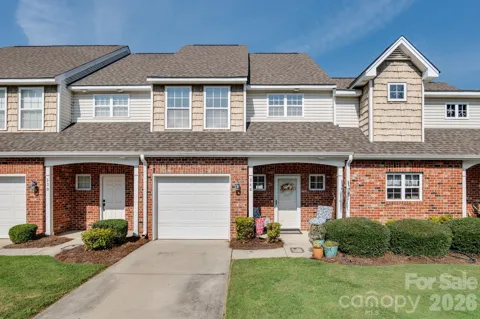 348 Valley Brook Lane SE