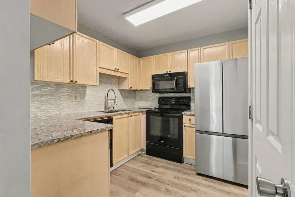 121 Bentley Place Tucker, GA 30084