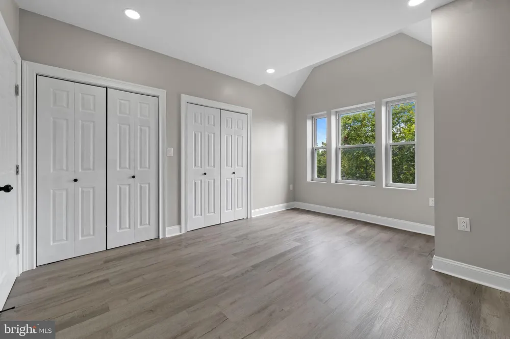 5820 12TH STREET Philadelphia, PA 19141