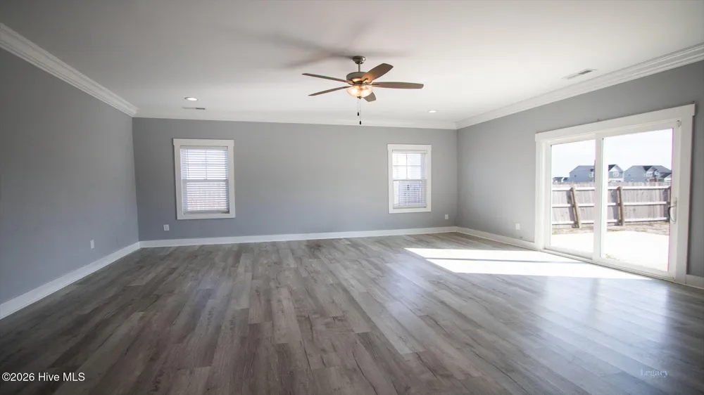 279 E Ivybridge Drive Hubert, NC 28539