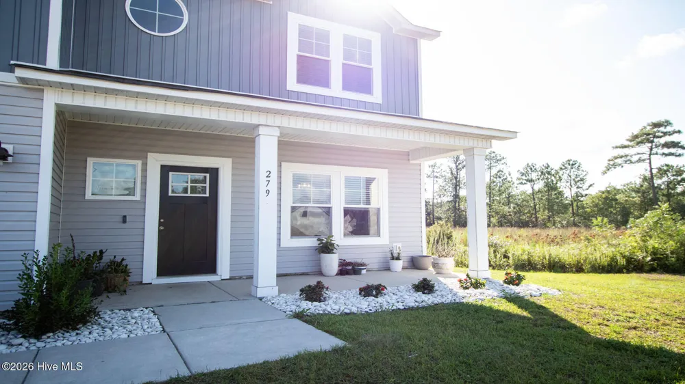 279 E Ivybridge Drive Hubert, NC 28539