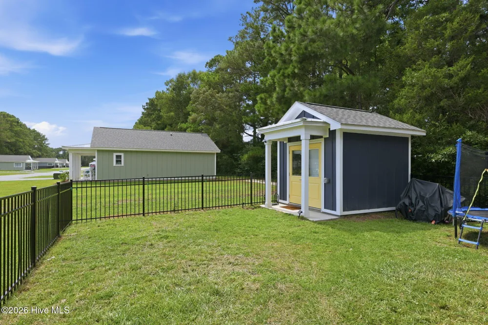 183 Long Pond Loop Swansboro, NC 28584