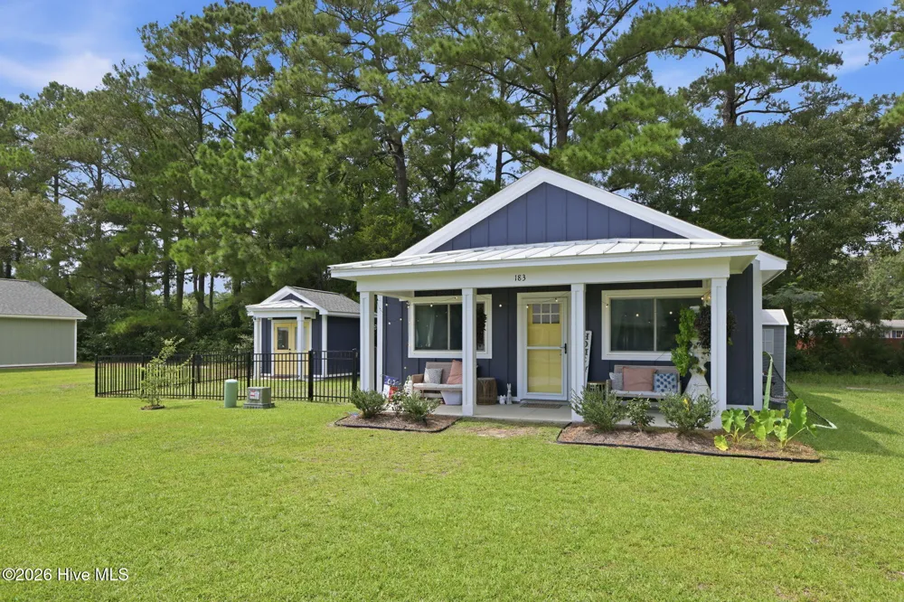 183 Long Pond Loop Swansboro, NC 28584