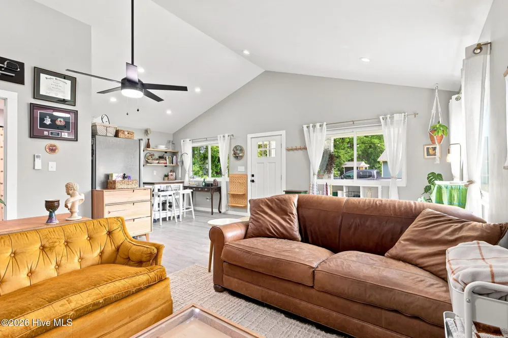 183 Long Pond Loop Swansboro, NC 28584