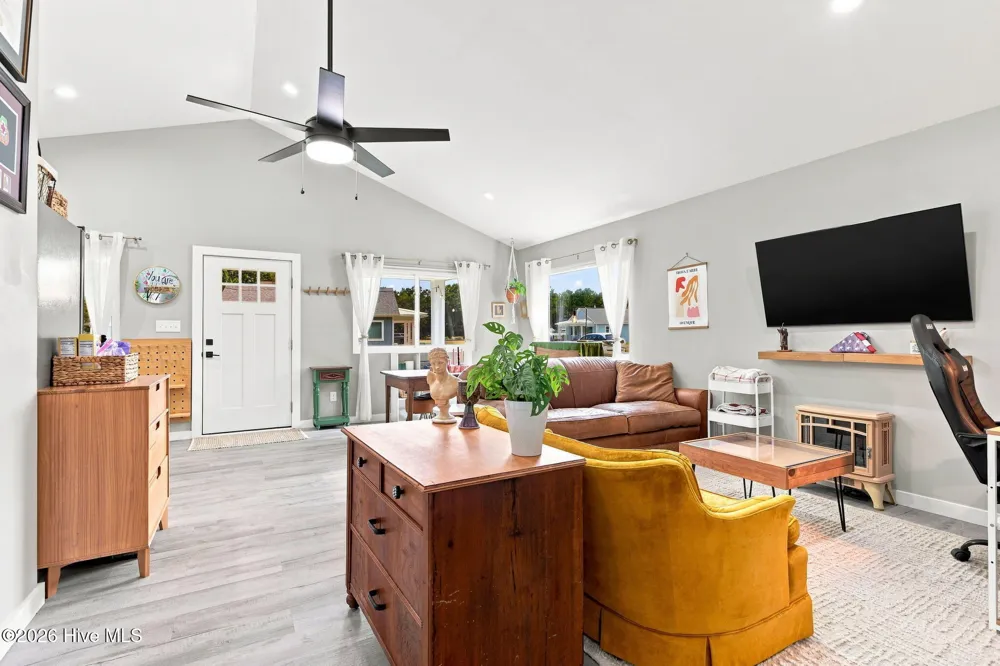 183 Long Pond Loop Swansboro, NC 28584