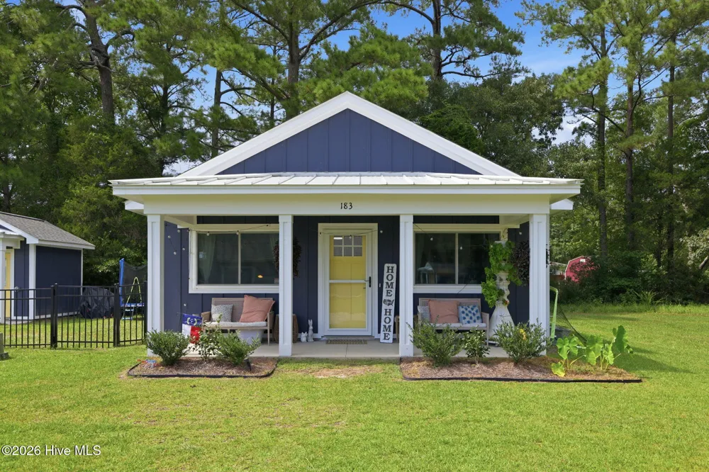 183 Long Pond Loop Swansboro, NC 28584