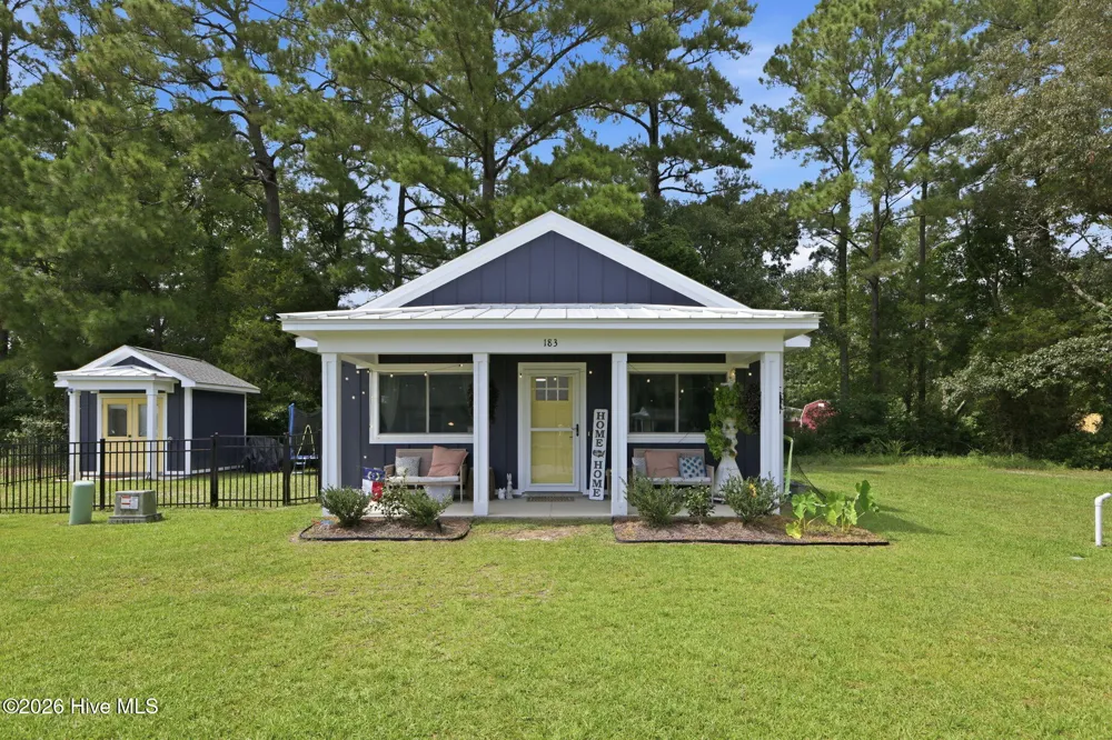 183 Long Pond Loop Swansboro, NC 28584