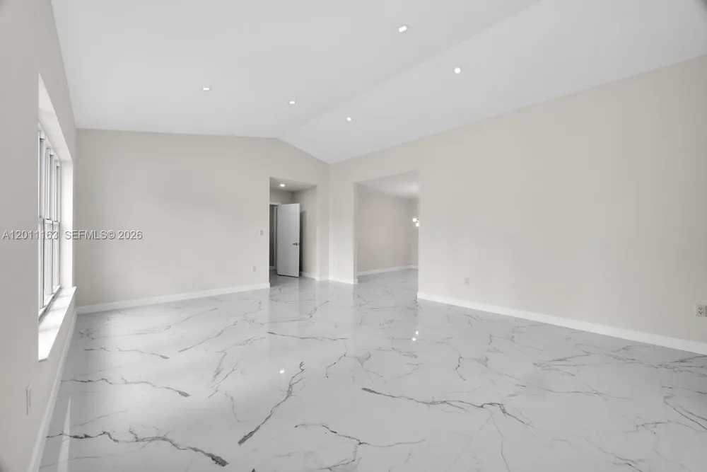 8503 SW 83rd St Miami, FL 33143