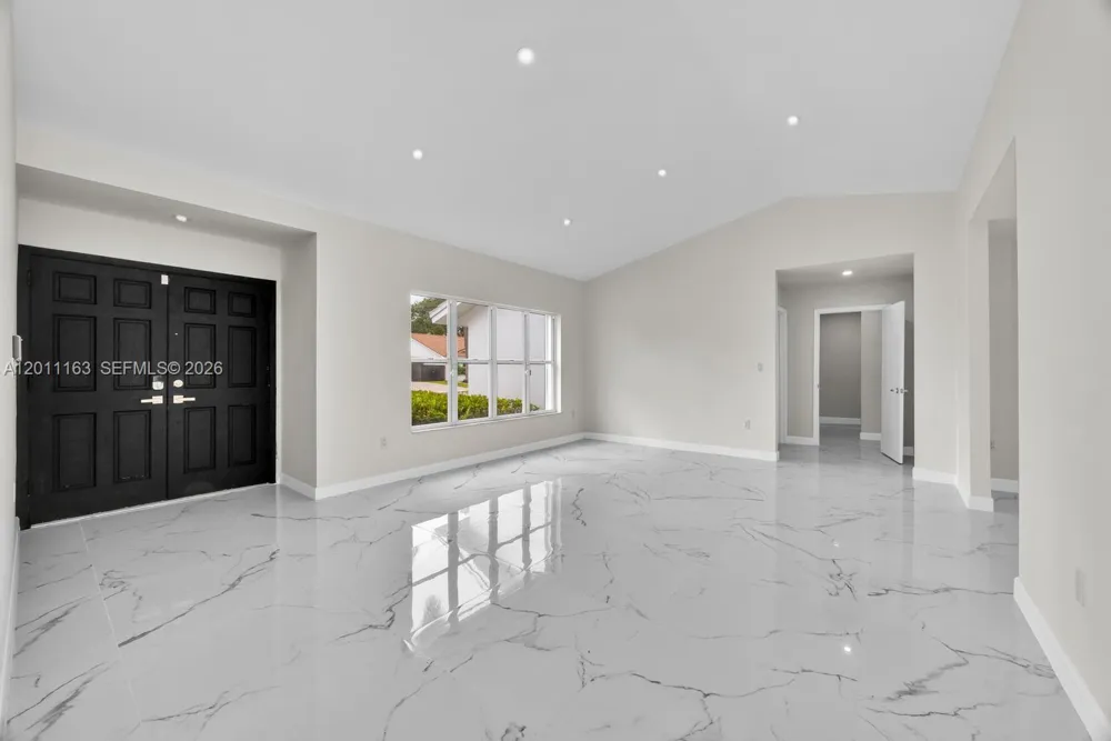 8503 SW 83rd St Miami, FL 33143